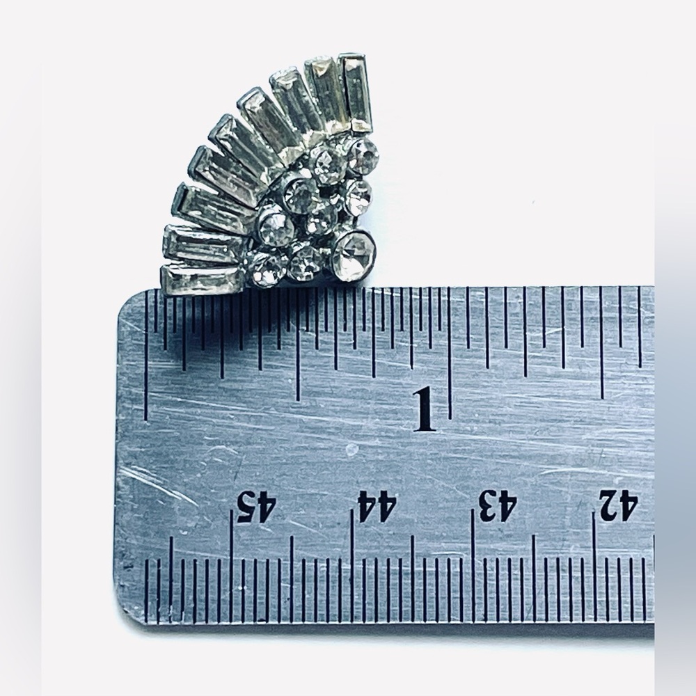 Art Deco Silver Rhinestone Pin - Picture 3 of 10